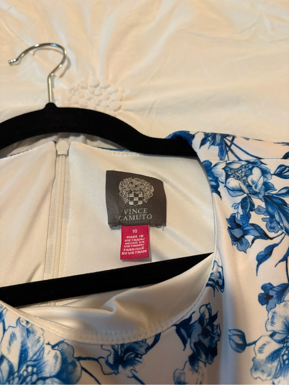 Vince Camuto White Maxi Dress with Blue Floral Print - Picture 3 of 5